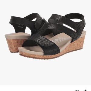 New Propét Women's 11 M Black Millie Open Toe Wedge Strappy Sandals